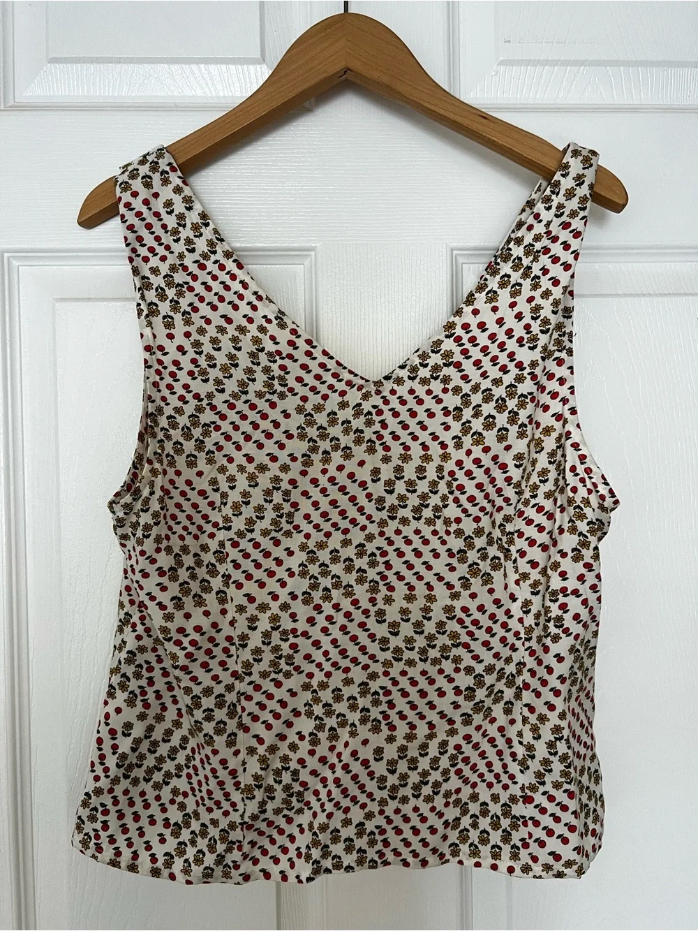 ModCloth Cream Sleeveless Button-Front Floral Blouse
